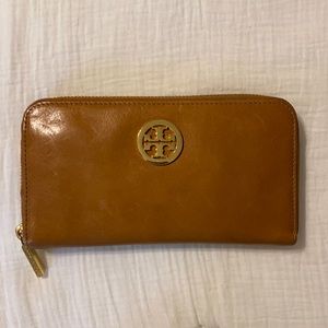 Tori Burch Wallet